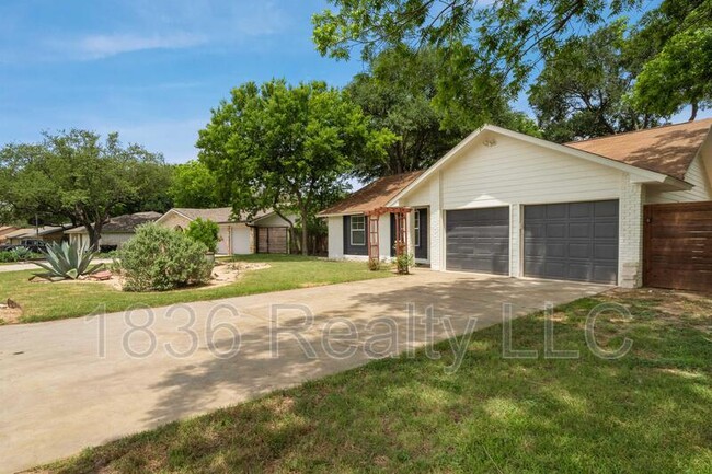 Foto del edificio - 9506 Shady Oaks Dr