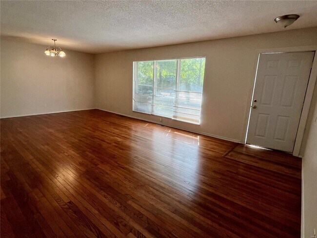 Building Photo - 12804 Fox Haven Dr