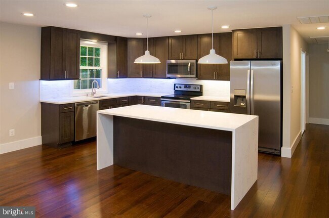 Foto del edificio - 80 Scotts Cove Rd