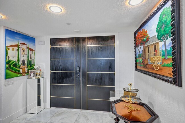 Foto del edificio - 530 E Central Blvd