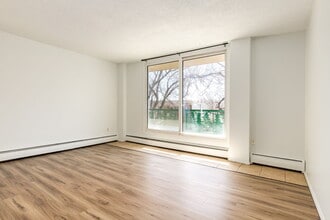 Building Photo - Sunalta Place