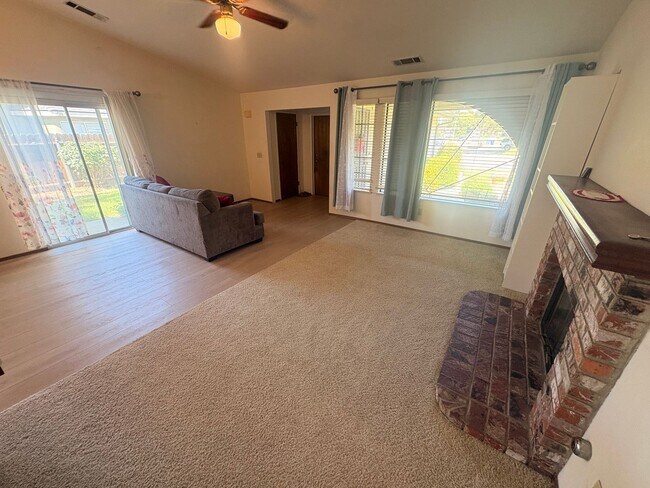 Building Photo - Cozy 3 bedroom home for rent