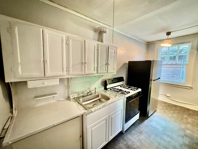 Foto del edificio - 1043 Saint Charles Ave NE