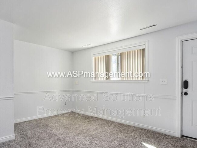 Building Photo - 9227 Benson Way E