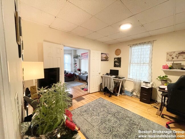 Photo - 20 Howell St. #1 Dorchester House
