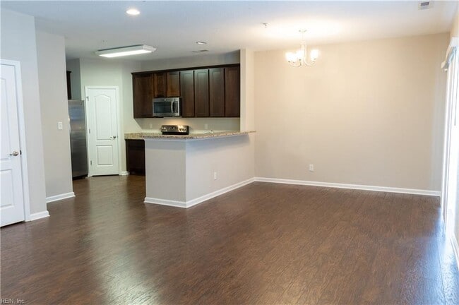 Building Photo - 213 Fountain Way