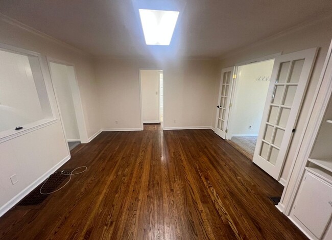 Building Photo - Coming Soon! Spacious 3-Bed, 2-Bath Home i...