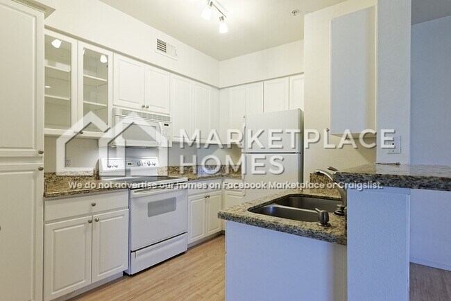 Foto del edificio - 1701 E Colter St