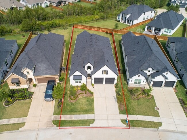Building Photo - 28266 Emerald Bnd