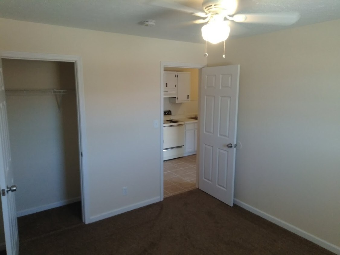 1027 Venable Ave, Owensboro, KY 42301 Apartments in Owensboro, KY