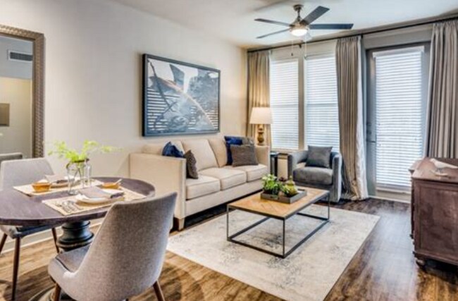 Foto del edificio - 926 E. 15th-655432