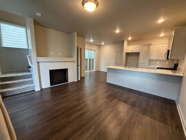 Foto del edificio - Beautiful 3 Bed/2.5 Bath Townhome - NE Bend