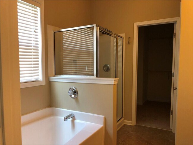 Building Photo - 4300 Bridgeton Ct