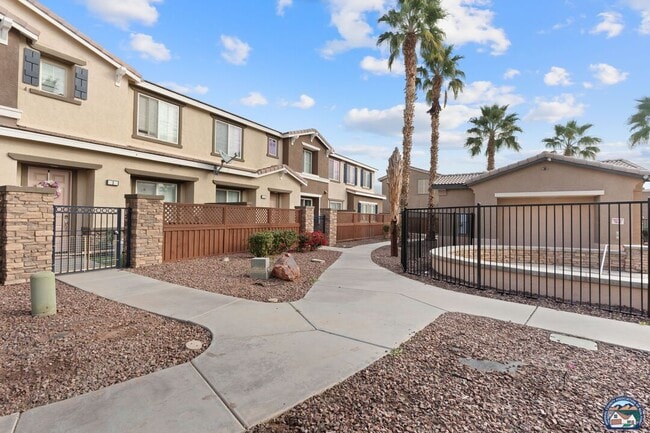 Foto del edificio - 315 Breezy Pl