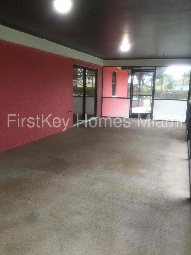 Foto del edificio - 132 Santander Ct