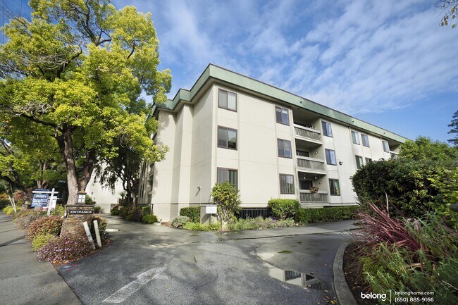 Building Photo - 316 N El Camino Real