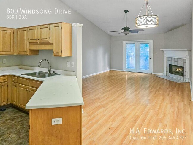 Building Photo - 800 Windsong Dr