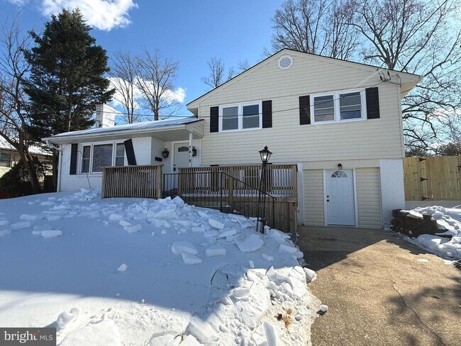 Building Photo - 7419 Farnum St