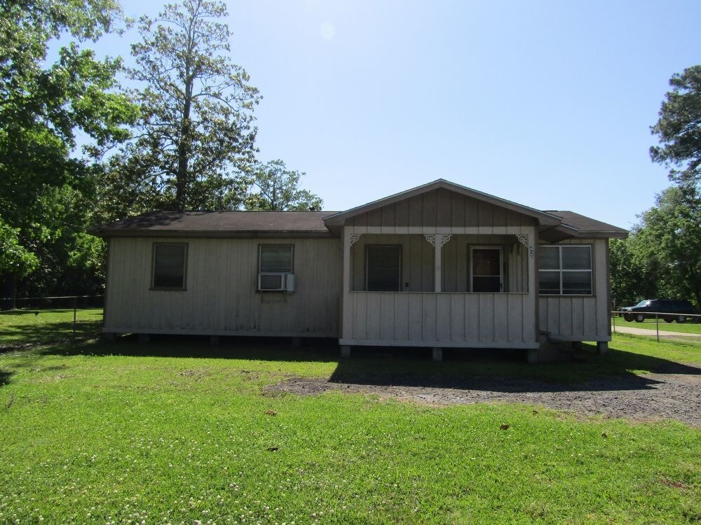 Foto principal - 430 South Dewitt - move in pending