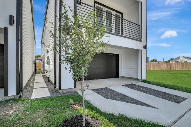 Foto del edificio - 3630 Amos St