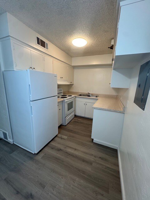 Foto del edificio - Cedar Heights Apartments