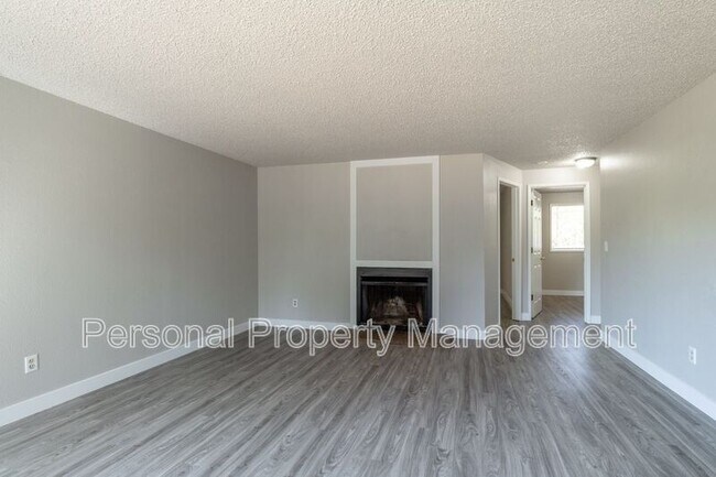 Building Photo - 10814 NE 48th Cir