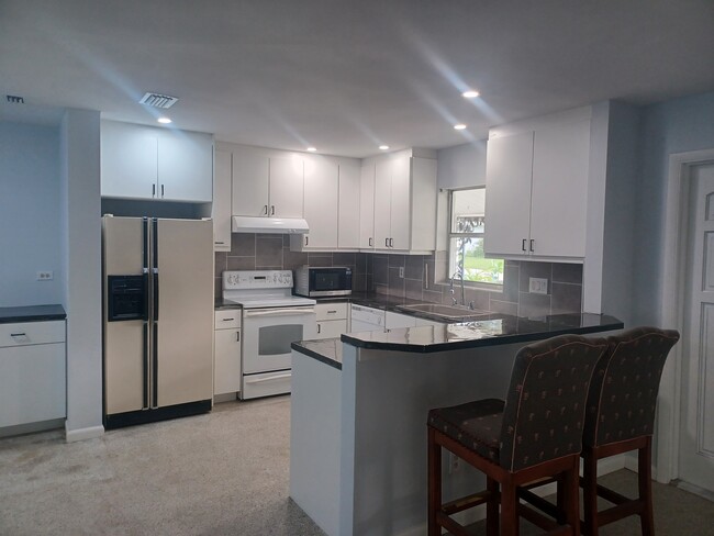 Foto del edificio - 1030 NE Wright Ave