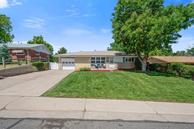 Building Photo - Ranch Style / 5 bedroom / Harvey Park
