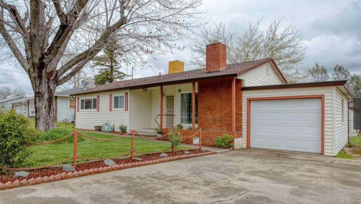 745 Ridge Rd, Redding, CA 96003 House Rental in Redding, CA