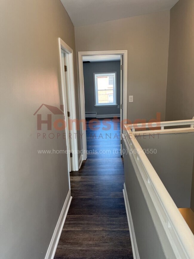 Building Photo - 364 E Marshall st