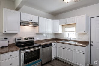 Building Photo - 404 Paines Ave NW