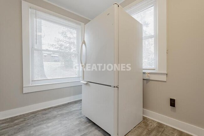Foto del edificio - 3417 Bellingham Rd