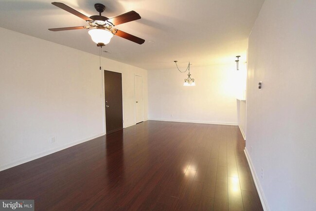 Building Photo - 102 Chesterfield Ln