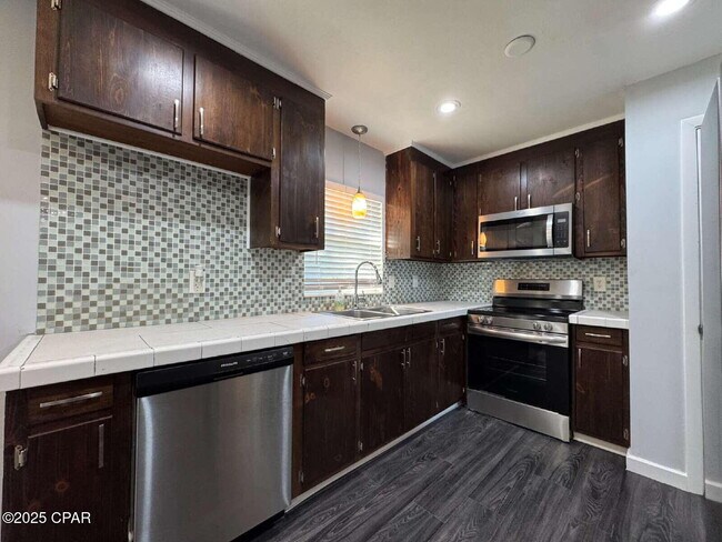 Foto del edificio - 1220 Tennessee Ave