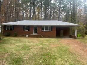 Building Photo - 310 Pattswood Rd