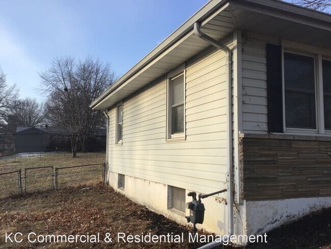 Foto del edificio - 3 br, 1.5 bath House - 12409 E. 53rd Street