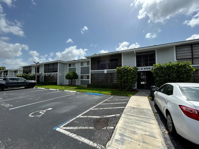 Building Photo - 9729 Hammocks Blvd