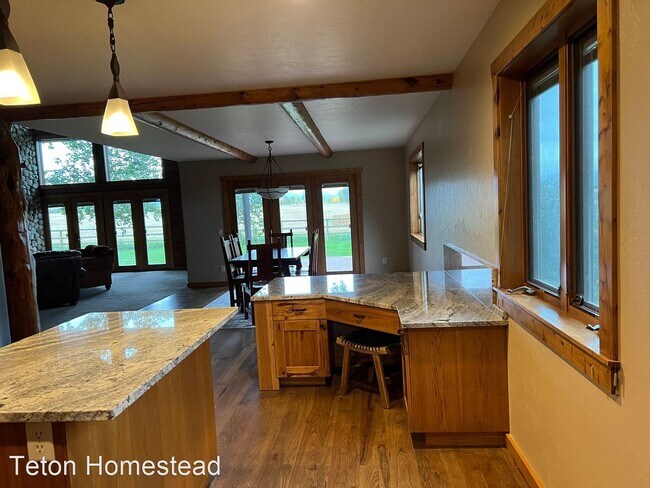 Building Photo - 4 br, 3.5 bath House - 66 Trouts Ranch Road