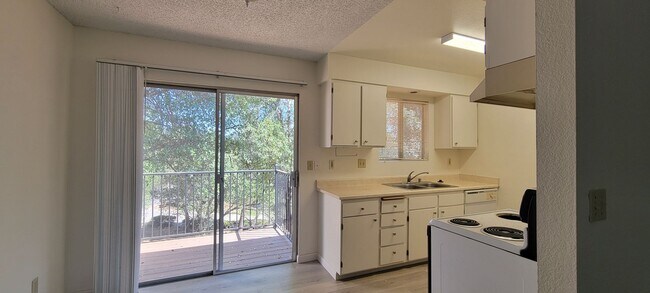 Foto del edificio - 1631 Bramble Pl