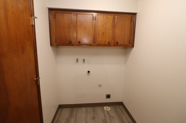 Foto del edificio - 4732 Cougar Ct SE