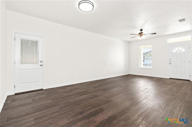 Foto del edificio - 5111 Rose Petal Ct