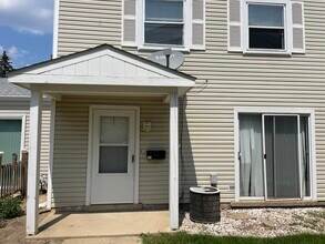 Building Photo - 180 Betty Ct