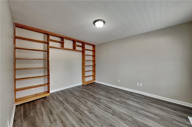 Building Photo - 33 Ashland Cir