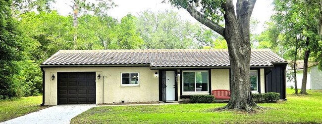 Building Photo - House For Rent Now! 2 Bed | 2 Bath – Prime...