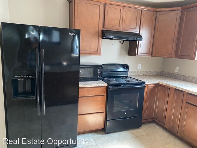 Building Photo - 3 br, 2.5 bath House - 318 Cloverhill Dr