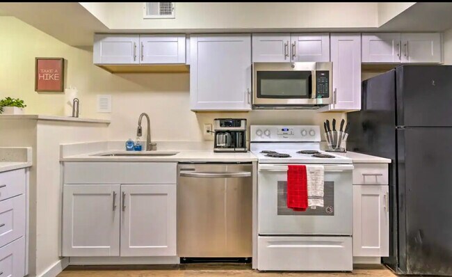Foto del edificio - 4021 W 8th St