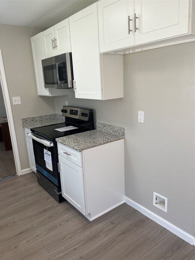 Foto del edificio - 402 Thompson Dr