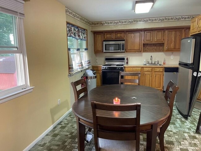 Building Photo - 61 9th St