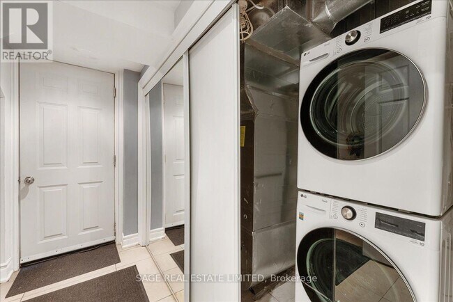 Photo du bâtiment - 207 Cedarvale Ave