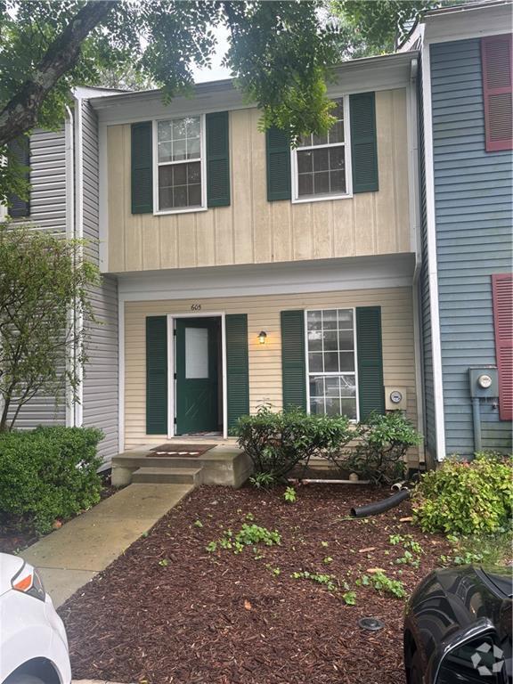Building Photo - 605 Wedgewood Way